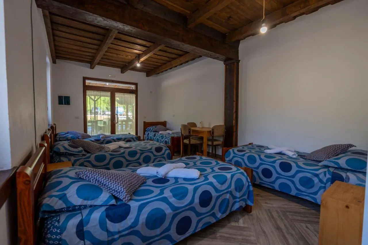 Guesthouse Veni I Gjyshit Nderlysaj 0*,  Albanië