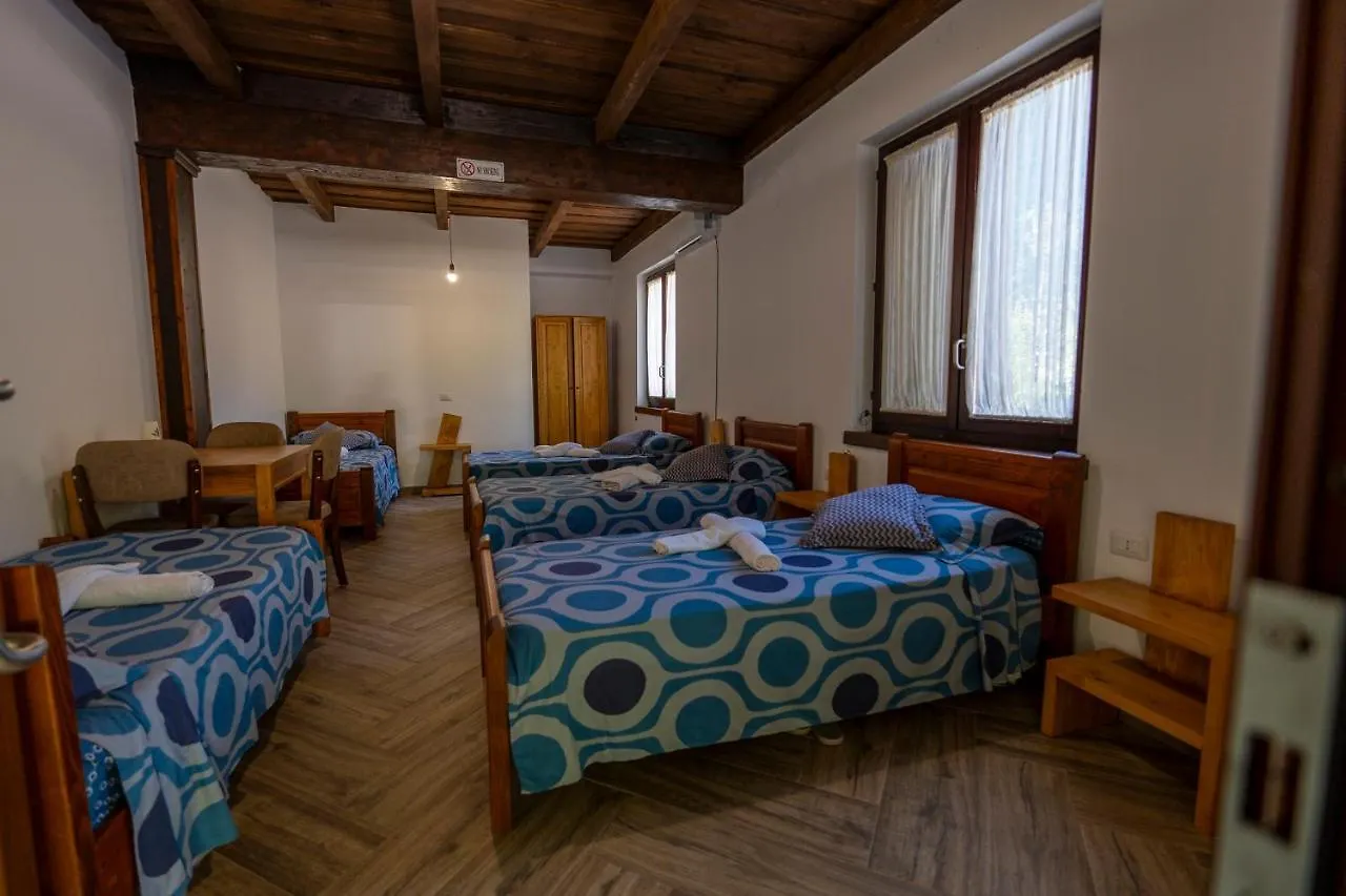Guesthouse Veni I Gjyshit Nderlysaj
