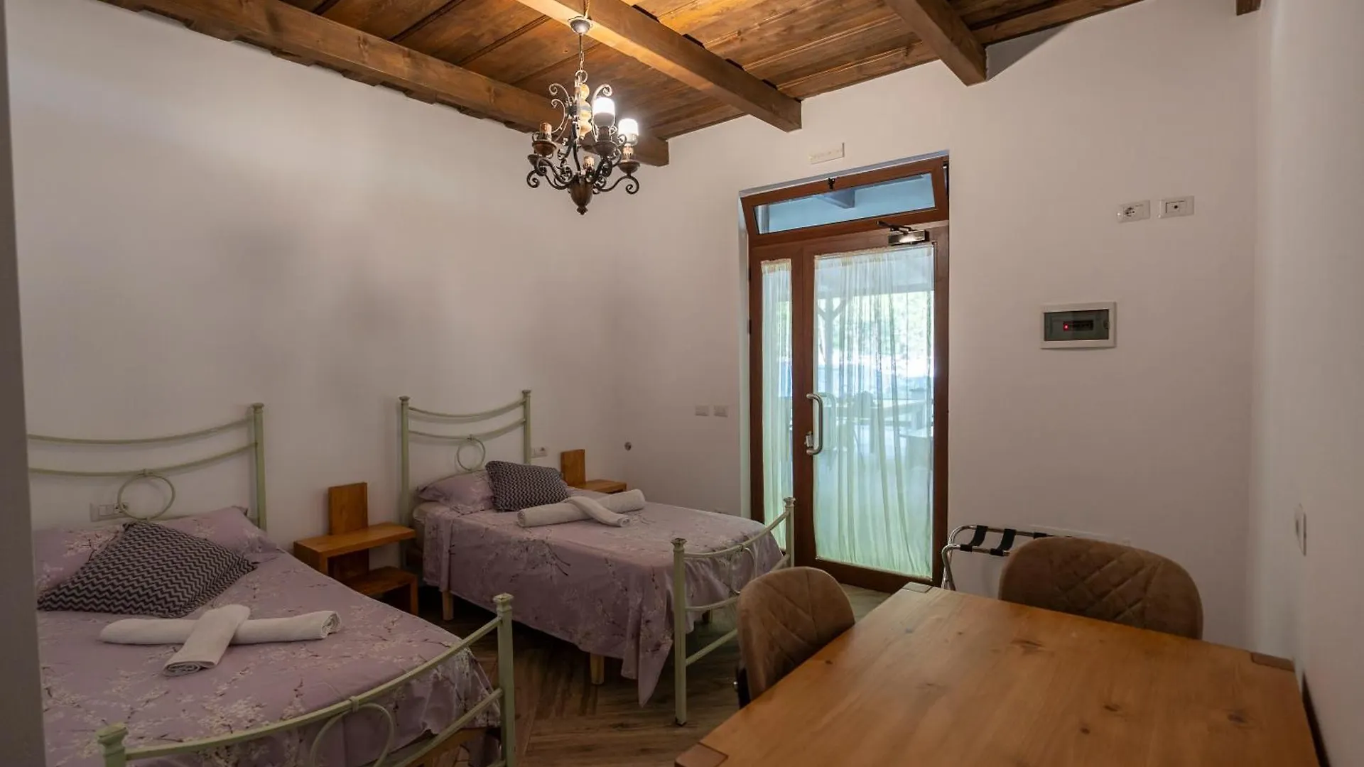 Guesthouse Veni I Gjyshit Nderlysaj Albanië