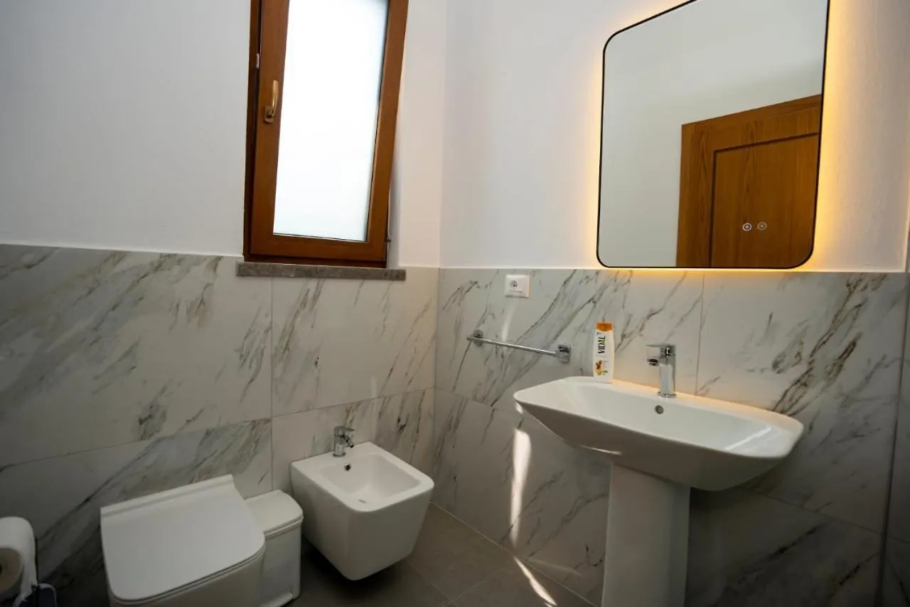 Guesthouse Veni I Gjyshit Nderlysaj 0*,