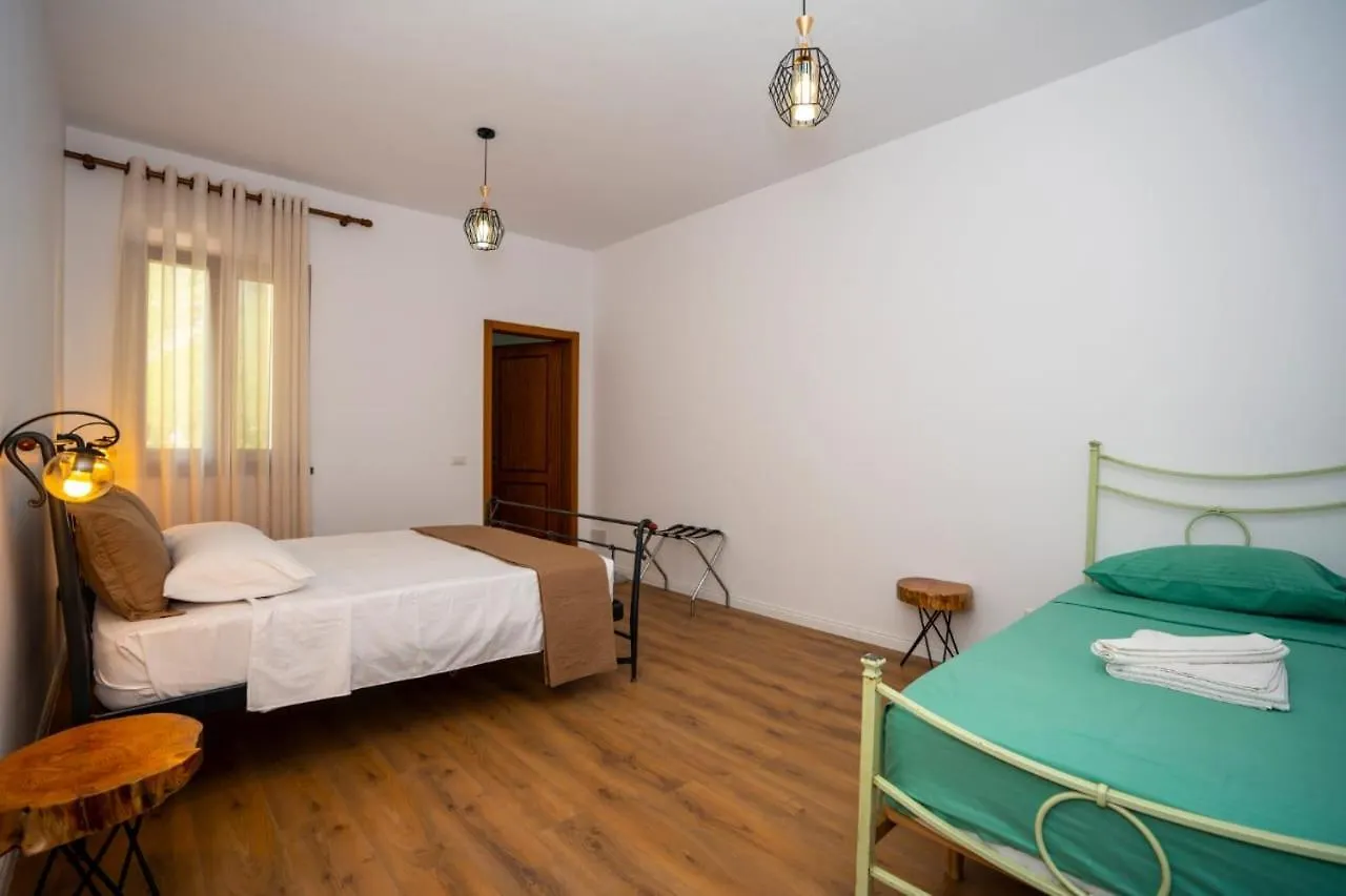 Guesthouse Veni I Gjyshit Nderlysaj