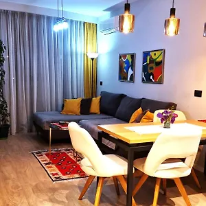 central-luxury-apartment.hotels-in-tirana.com/